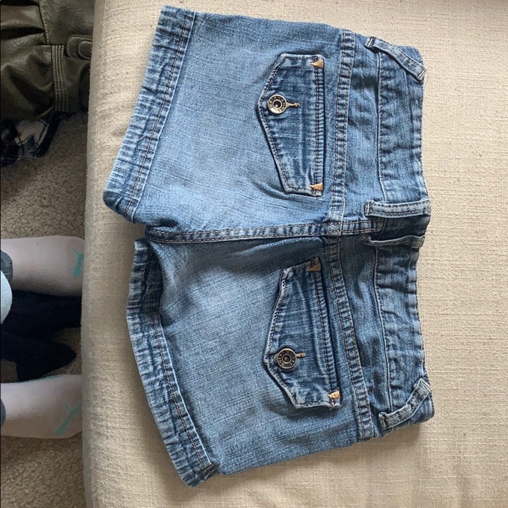 Shorts - Picture 2 of 3